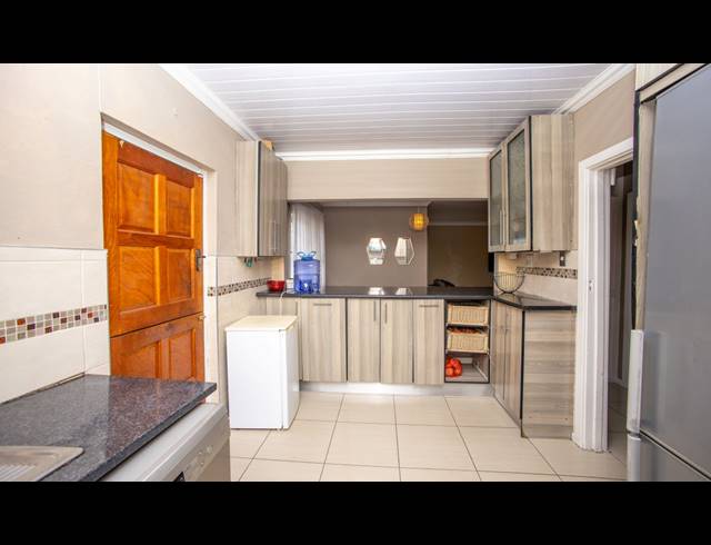 3 BEDROOM HOUSE FOR SALE IN AMALINDA